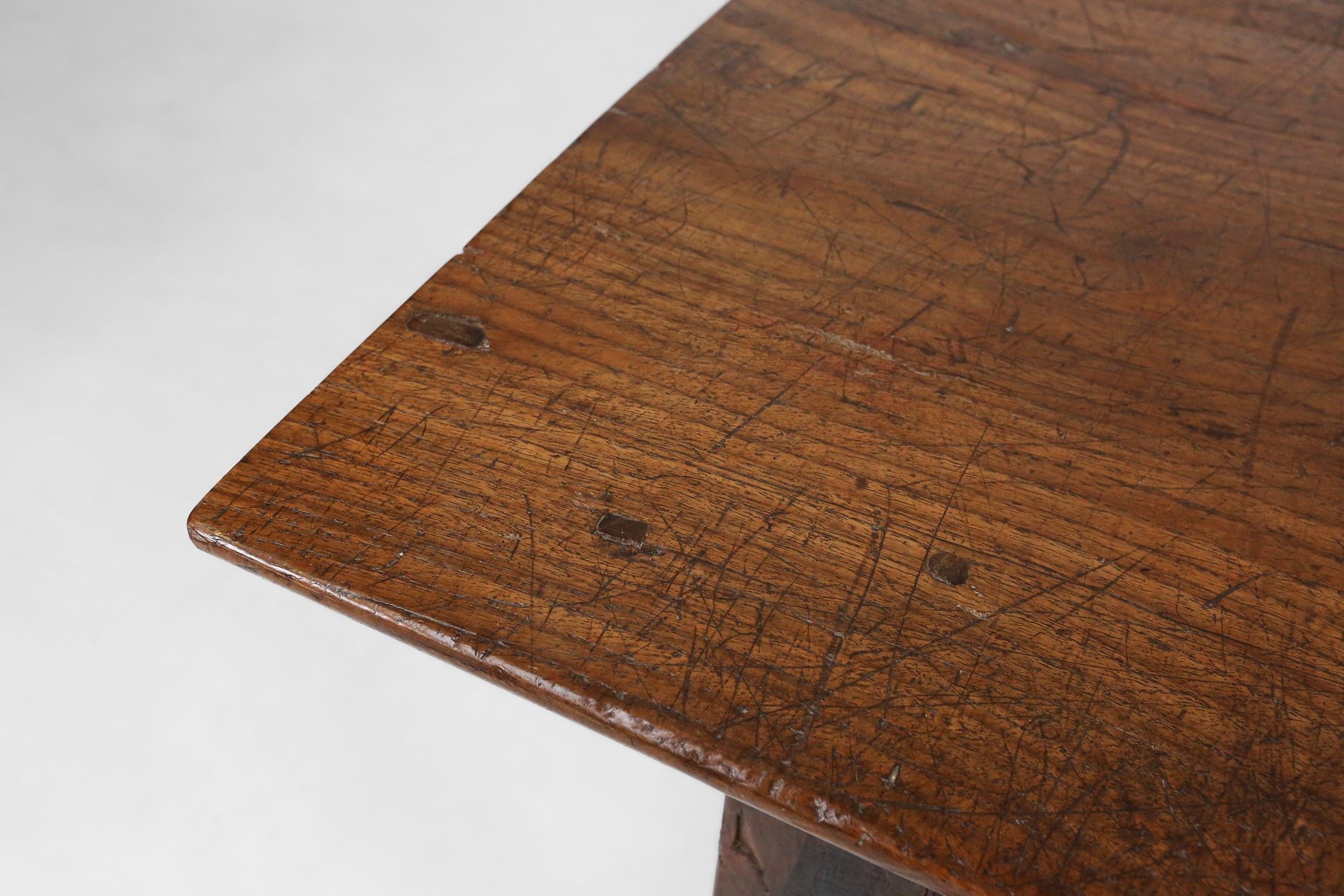 Antique Spanish Console Table in carved Oak, 18th Centurythumbnail